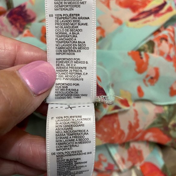 Forever 21 M Light Weight Sheer Hi-Lo Top w/Tie Back - Picture 8 of 9